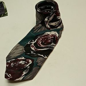 Men's floral tie